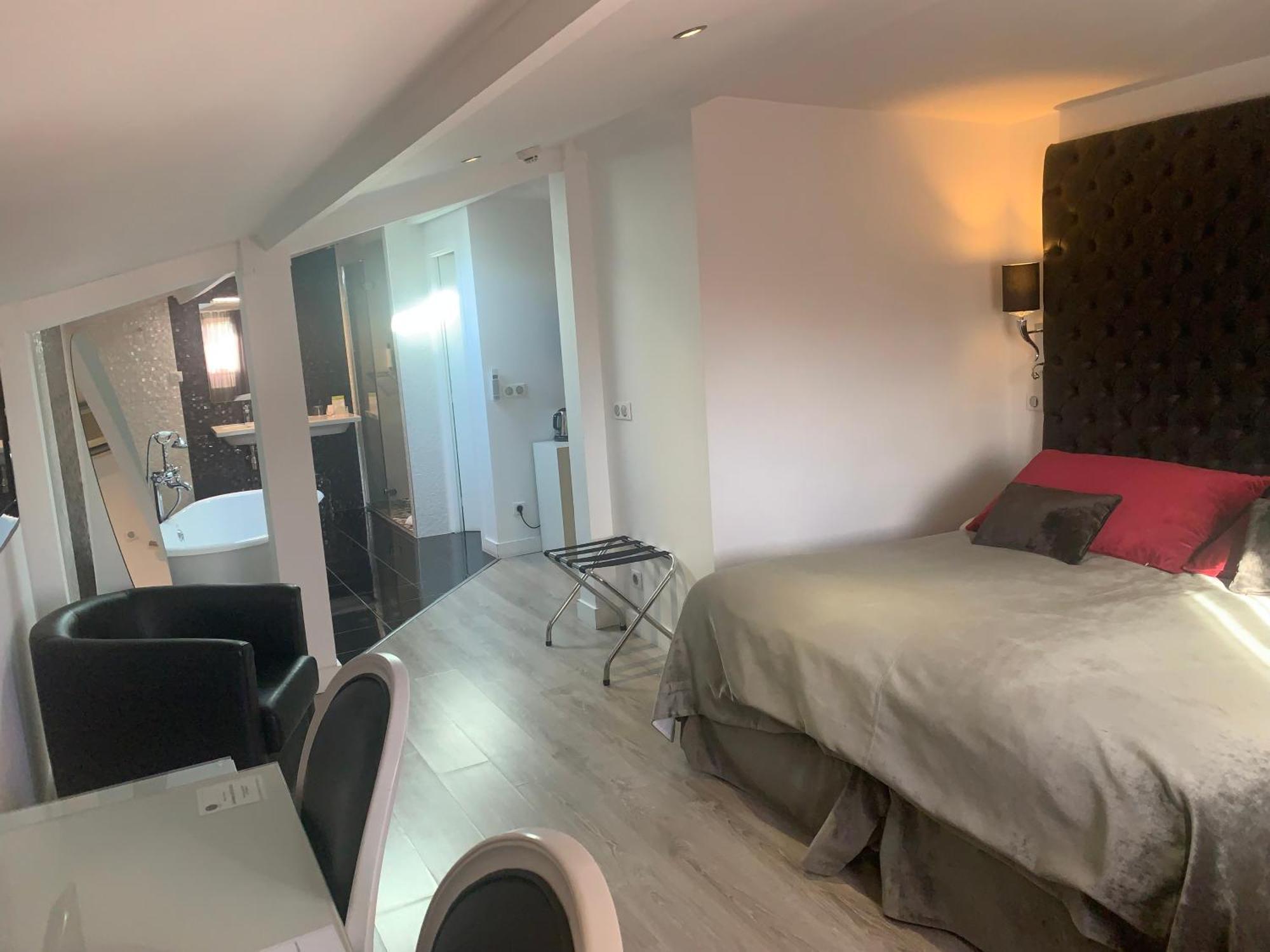 Les Criquets Hotel & Spa Бланкфор Экстерьер фото