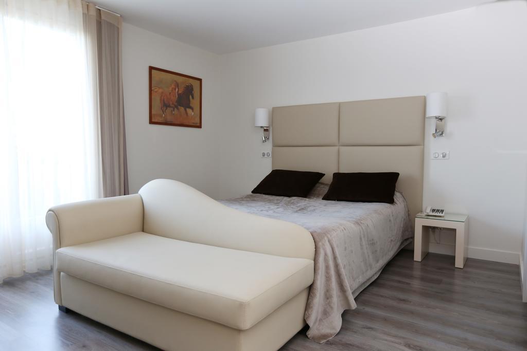 Les Criquets Hotel & Spa Бланкфор Экстерьер фото