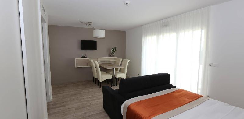 Les Criquets Hotel & Spa Бланкфор Экстерьер фото